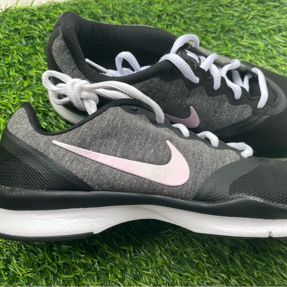 Nike Women's Black & Pink Running Shoes